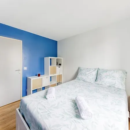 Proche De Paris-confort Et Commodite